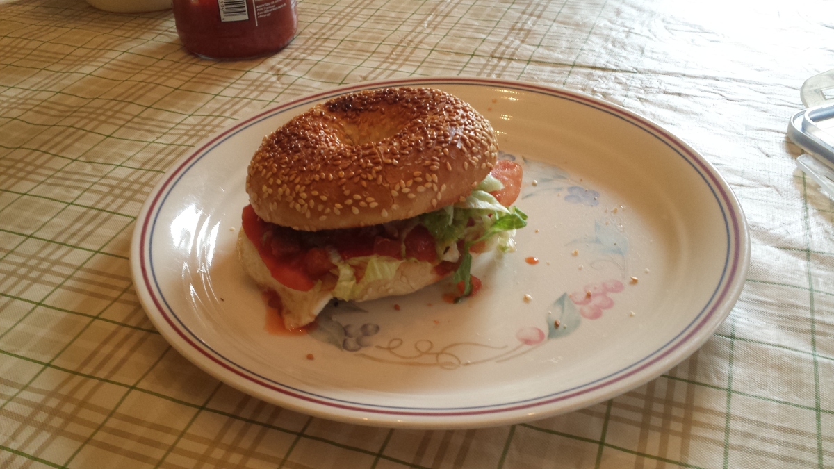 Bagel Sandwich – Salsa Egg | Cookenzos